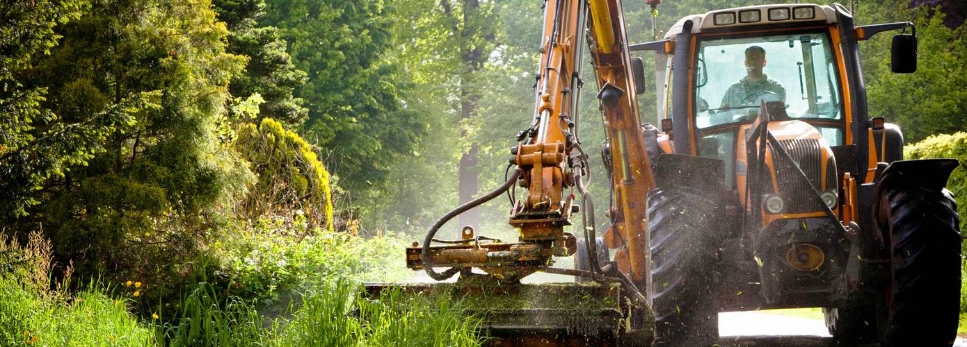Deel N34 en N381 dit weekend dicht vanwege bermen maaien