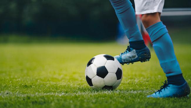 G-voetballers uit Drenthe krijgen training van bekende voetbaltrainers