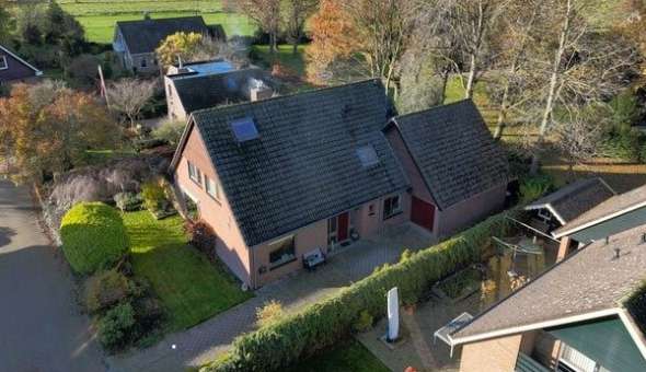 Te koop in Drenthe: vrijstaande woning met meerdere kamers en grote tuin